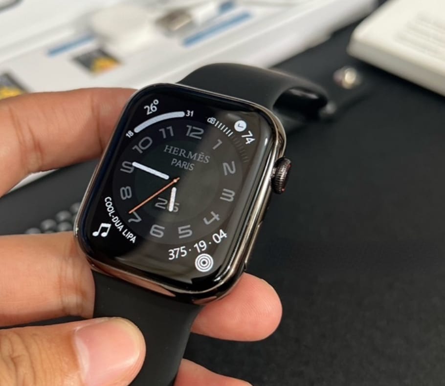 Gray helmet for bikers